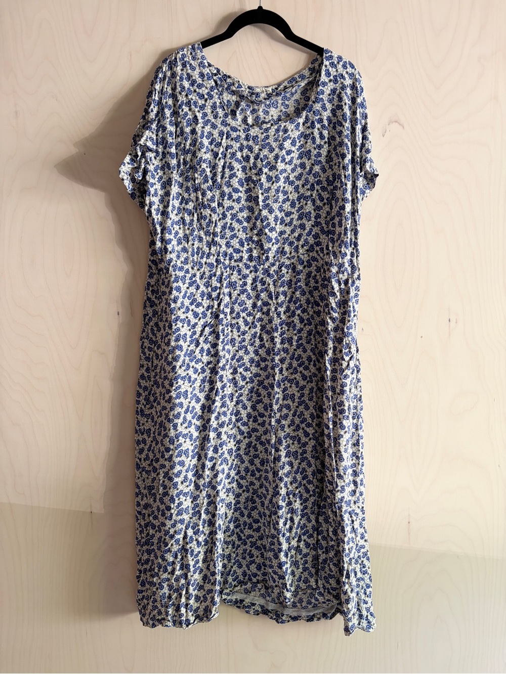 Vintage Blue Floral Tea Dress with Short Sleeves